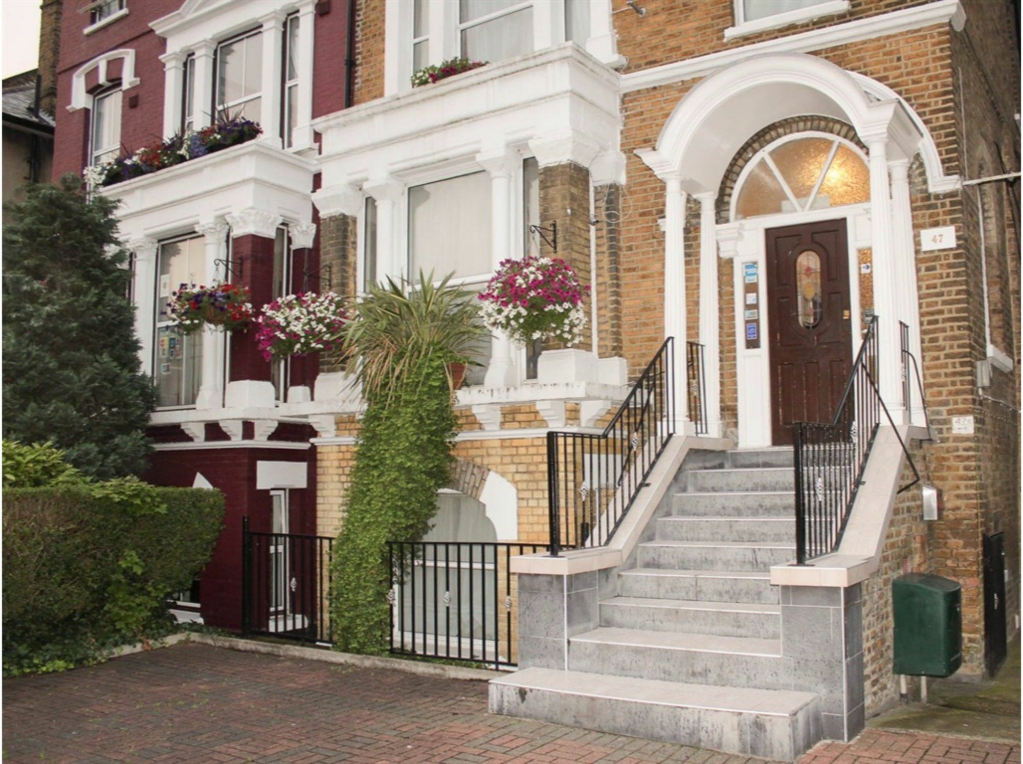 Lampton Guest House Hounslow Exterior photo
